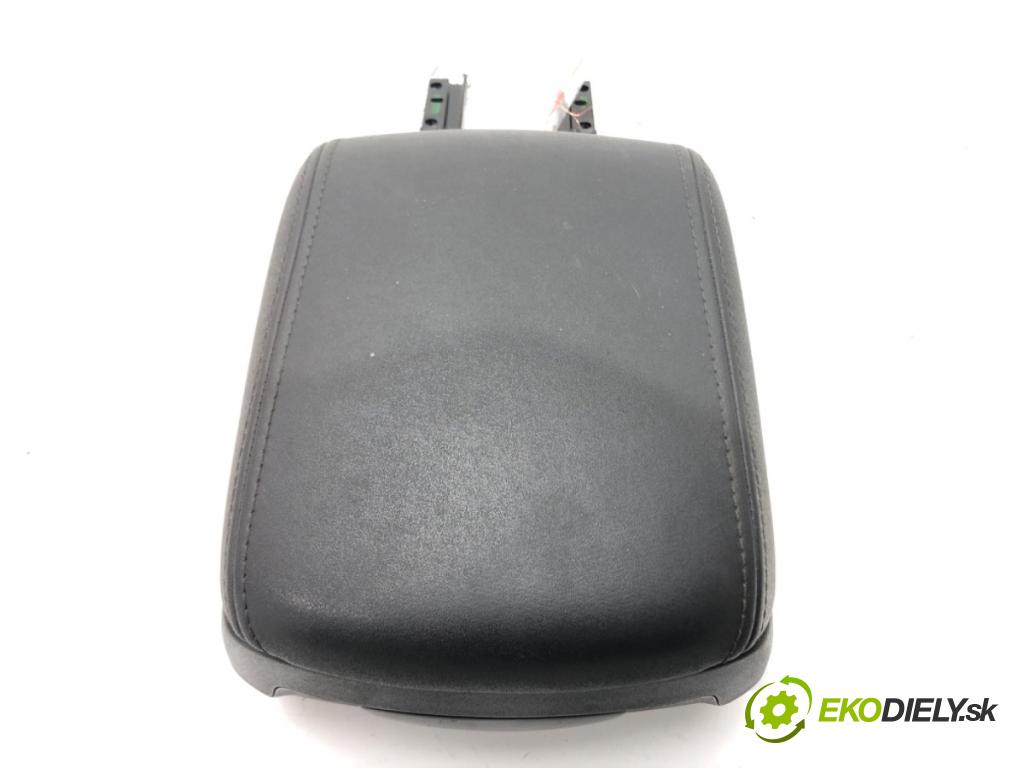 VOLVO V50 (545) 2003 - 2012    2.0 D 100 kW [136 KM] olej napędowy 2004 - 2010  Lakťová opierka  (Lakťové opierky)