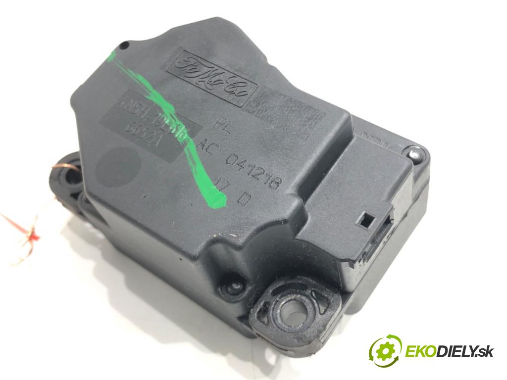 VOLVO V50 (545) 2003 - 2012    2.0 D 100 kW [136 KM] olej napędowy 2004 - 2010  motorek topení 4N5H-19E616-AC (Motorky topení)