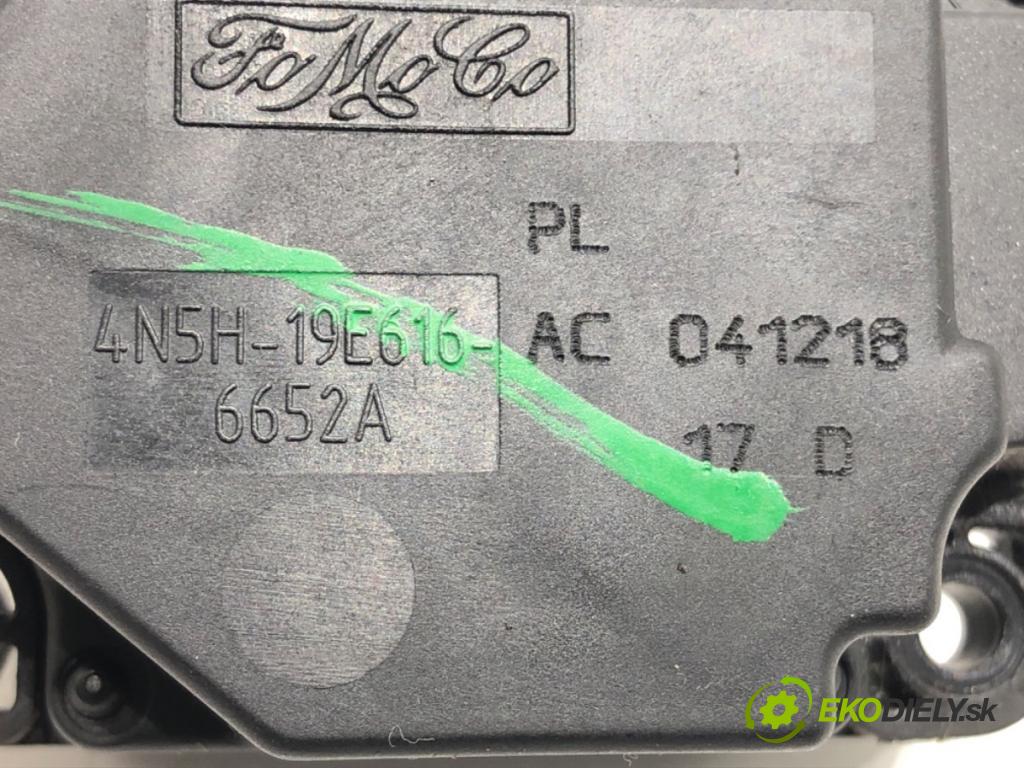 VOLVO V50 (545) 2003 - 2012    2.0 D 100 kW [136 KM] olej napędowy 2004 - 2010  motorek topení 4N5H-19E616-AC (Motorky topení)