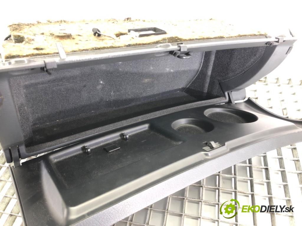 AUDI A6 C5 Avant (4B5) 1997 - 2005    1.8 T 132 kW [180 KM] benzyna 1999 - 2005  Priehradka, kastlík spolujazdca  (Priehradky, kastlíky)