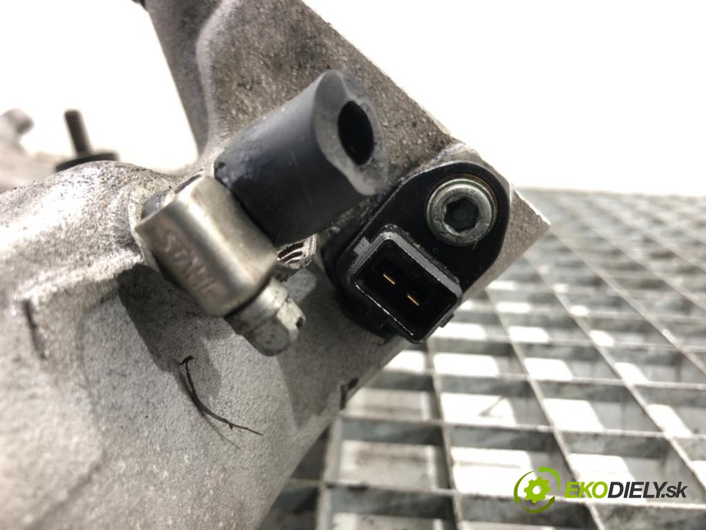 AUDI A6 C5 Avant (4B5) 1997 - 2005    1.8 T 132 kW [180 KM] benzyna 1999 - 2005  Potrubie sacie, sanie 058133223D (Sacie potrubia)