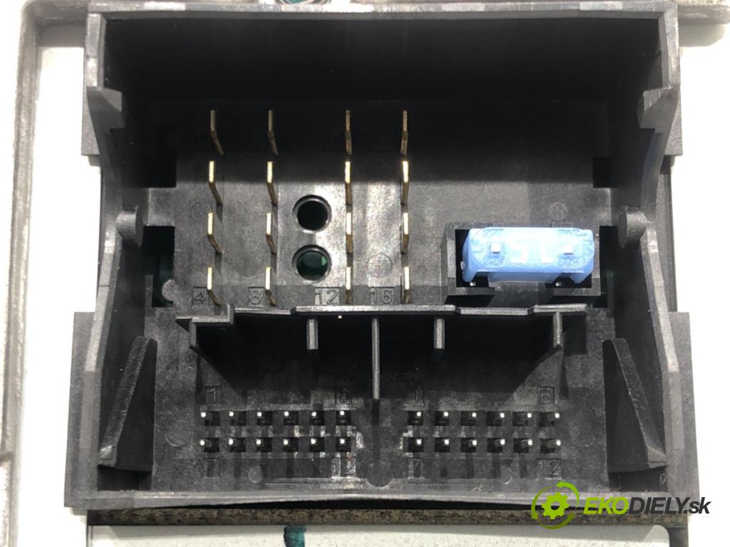 AUDI A4 B8 Avant (8K5) 2007 - 2015    2.0 TDI 105 kW [143 KM] olej napędowy 2008 - 2015  RADIO 8T1035186C (Audio zariadenia)