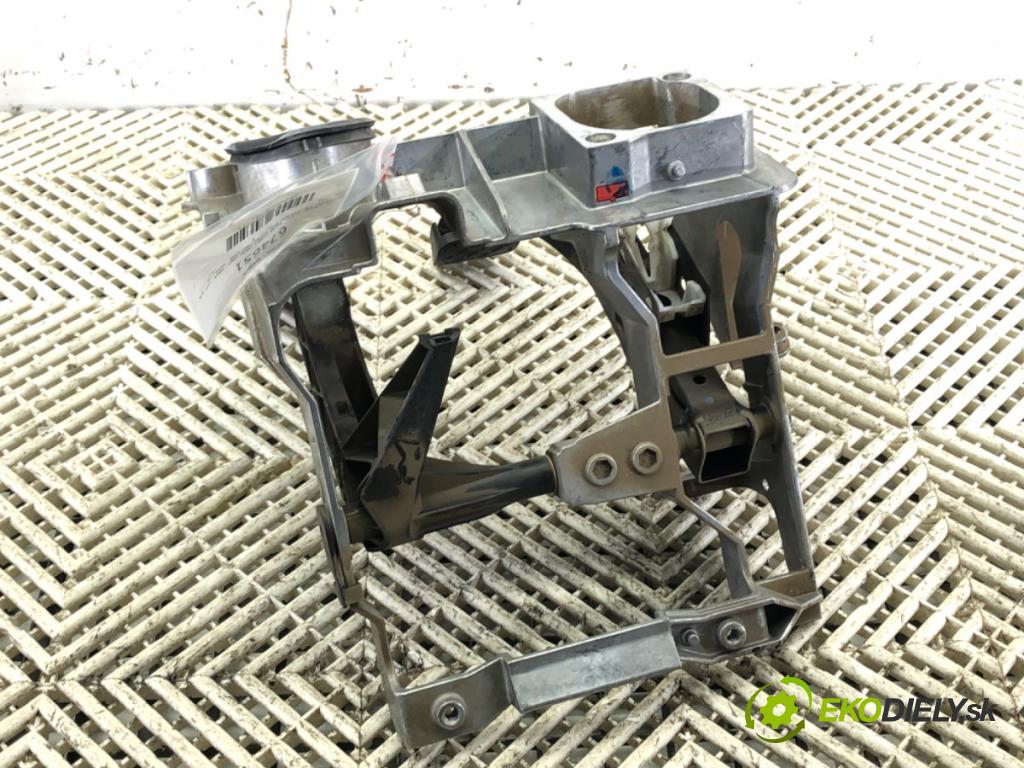 AUDI A4 B8 Avant (8K5) 2007 - 2015    2.0 TDI 105 kW [143 KM] olej napędowy 2008 - 2015  PEDÁL: manuálne 8K1721117 (Pedále)