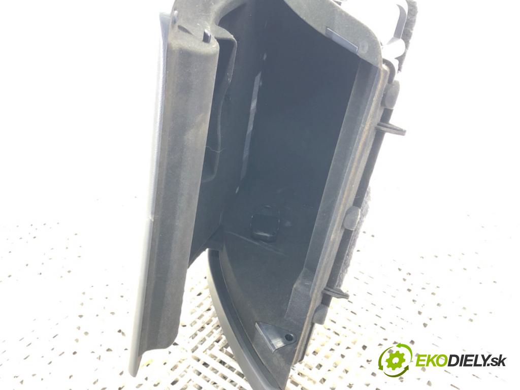 AUDI A4 B8 Avant (8K5) 2007 - 2015    2.0 TDI 105 kW [143 KM] olej napędowy 2008 - 2015  Priehradka, kastlík spolujazdca  (Priehradky, kastlíky)