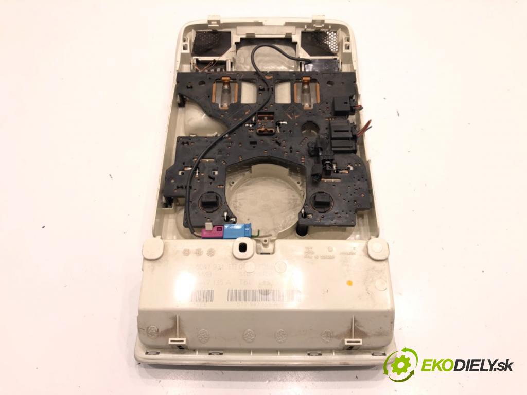 AUDI A4 B8 Kombi 2008 105 kW 2.0 TDI 1968 světlo stropní 8T0947135A