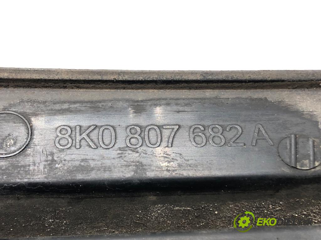 AUDI A4 B8 Avant (8K5) 2007 - 2015    2.0 TDI 105 kW [143 KM] olej napędowy 2008 - 2015  mří nárazníka pravý přední část 8K0807682A