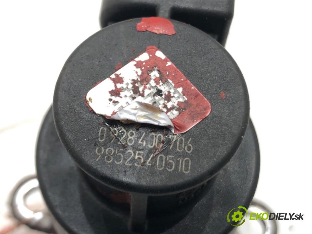 AUDI A4 B8 Avant (8K5) 2007 - 2015    2.0 TDI 105 kW [143 KM] olej napędowy 2008 - 2015  Snímač tlaku paliva 0928400706 (Snímače)