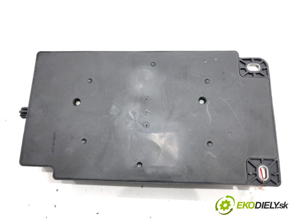 MINI MINI COUNTRYMAN (R60) 2010 - 2016    Cooper 90 kW [122 KM] benzyna 2010 - 2016  skříňka poistková 9813233 (Pojistkové skříňky)