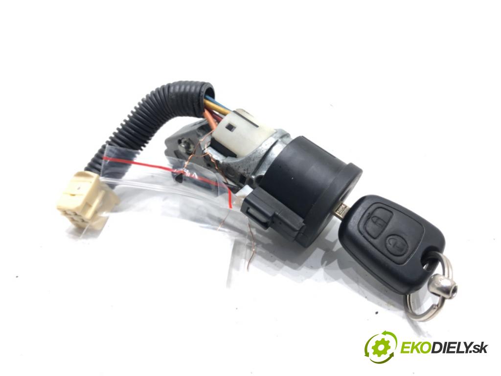 TOYOTA AYGO (_B1_) 2005 - 2014    1.4 HDi (WNB10_) 40 kW [54 KM] olej napędowy 2005 - 2010  spinačka N0502200 (Spínacie skrinky a kľúče)