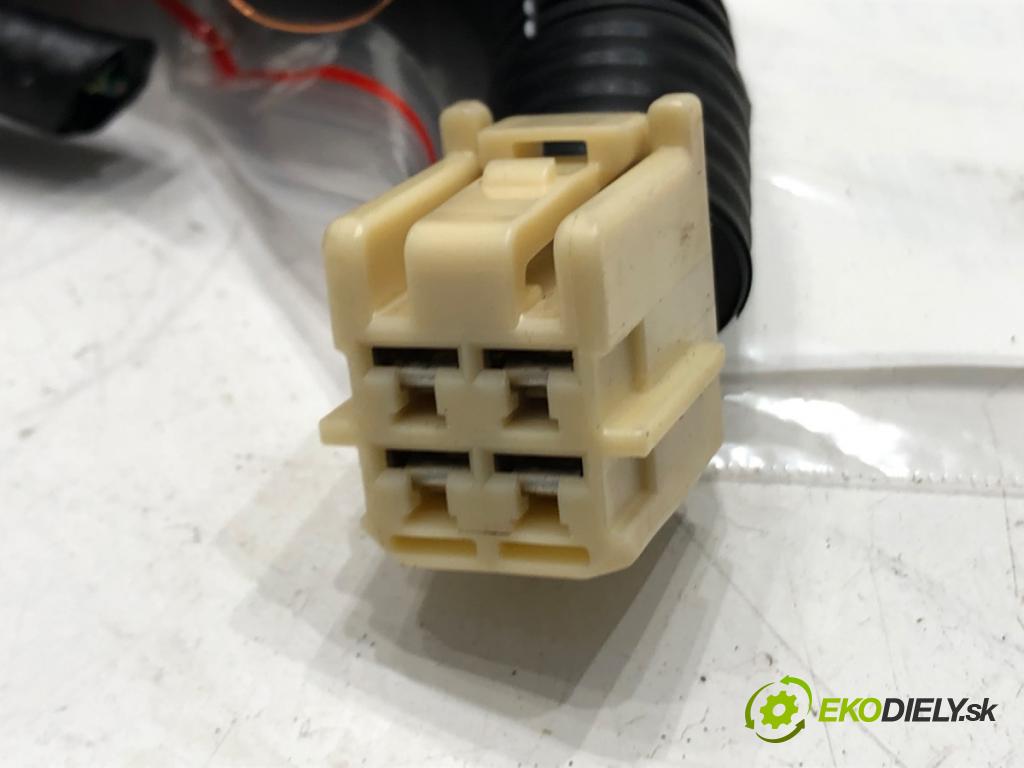 TOYOTA AYGO (_B1_) 2005 - 2014    1.4 HDi (WNB10_) 40 kW [54 KM] olej napędowy 2005 - 2010  spinačka N0502200 (Spínacie skrinky a kľúče)