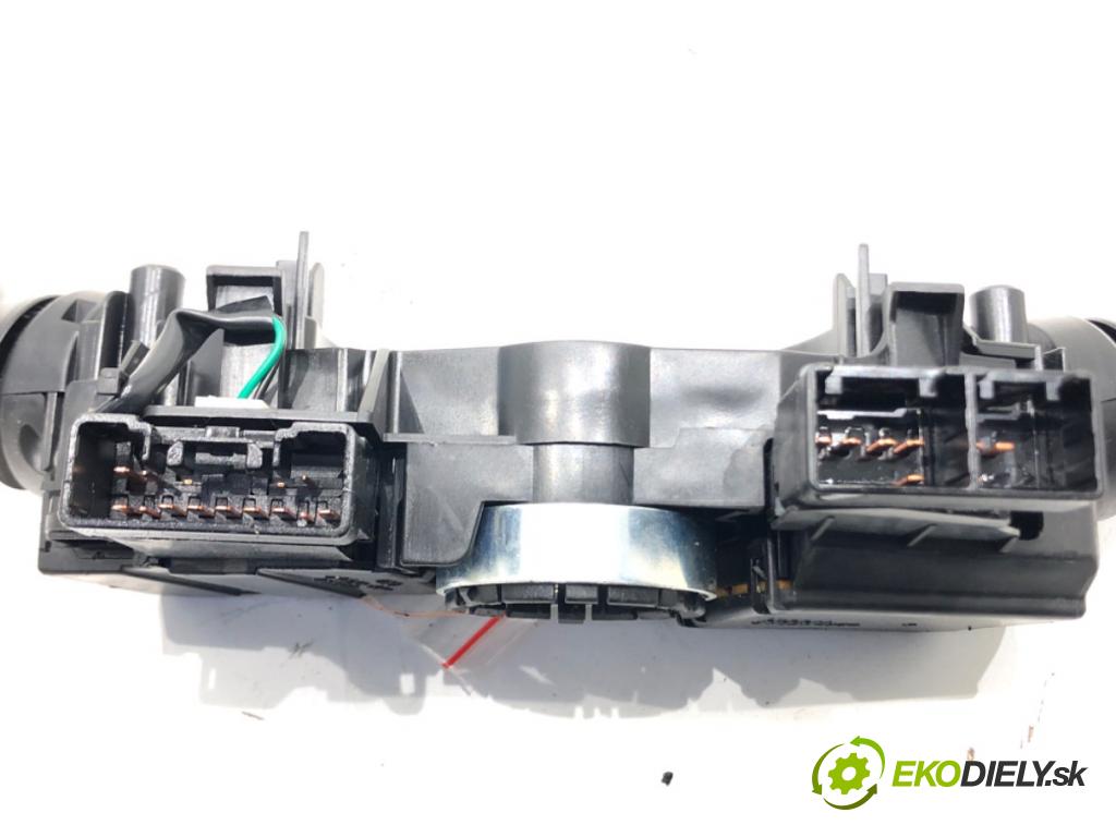 TOYOTA AYGO (_B1_) 2005 - 2014    1.4 HDi (WNB10_) 40 kW [54 KM] olej napędowy 2005 - 2010  Prepínač kombinovaný  (Prepínače, spínače, tlačidlá a ovládače kúrenia)