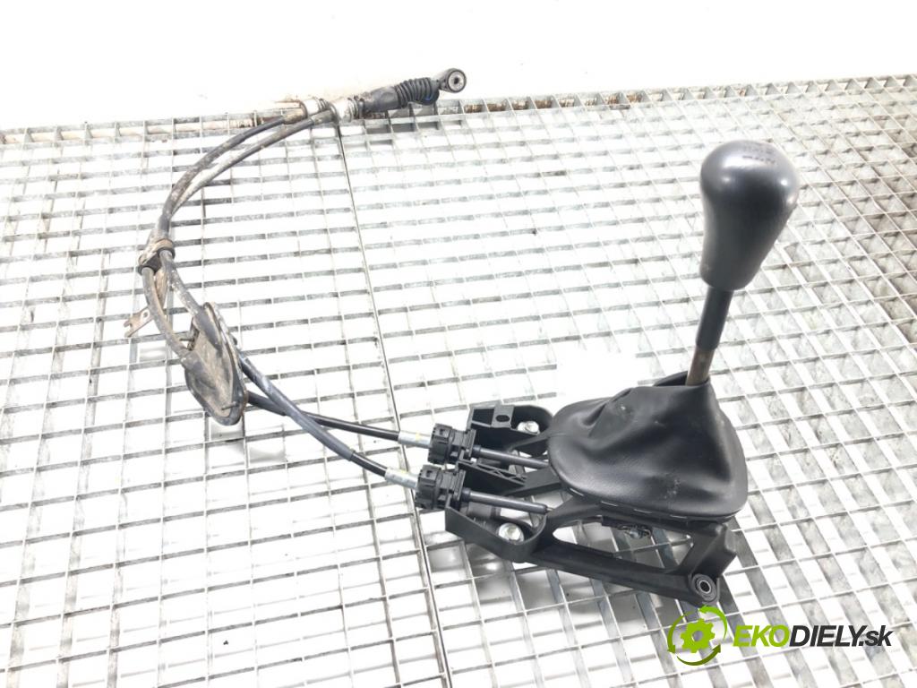 TOYOTA AYGO (_B1_) 2005 - 2014    1.4 HDi (WNB10_) 40 kW [54 KM] olej napędowy 2005 - 2010  Kulisa 33530-0H010 (Rýchlostné páky / kulisy)