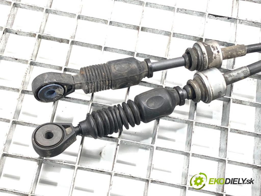 TOYOTA AYGO (_B1_) 2005 - 2014    1.4 HDi (WNB10_) 40 kW [54 KM] olej napędowy 2005 - 2010  Kulisa 33530-0H010 (Rýchlostné páky / kulisy)