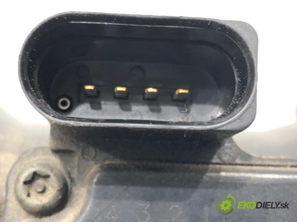 AUDI A6 C5 (4B2) 1997 - 2005    2.4 121 kW [165 KM] benzyna 1997 - 2005  Váha vzduchu 078133471E (Váhy vzduchu)