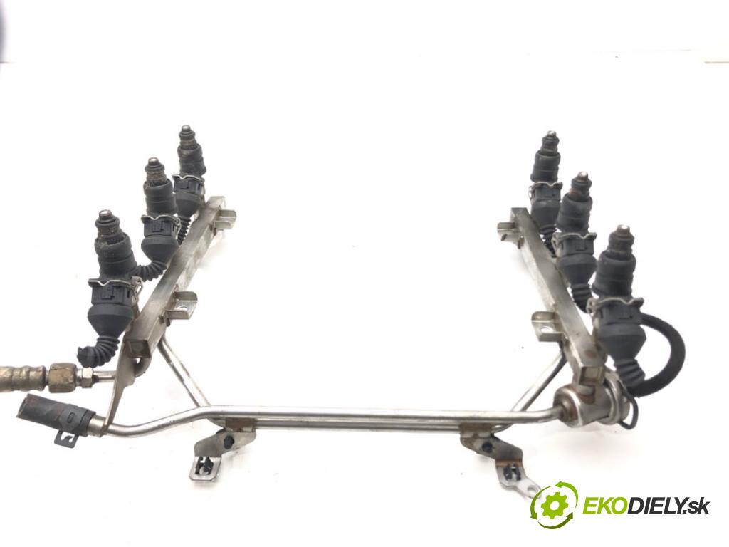 AUDI A6 C5 (4B2) 1997 - 2005    2.4 121 kW [165 KM] benzyna 1997 - 2005  Lišta vstrekovacia 078133681AJ (Vstrekovacie lišty)