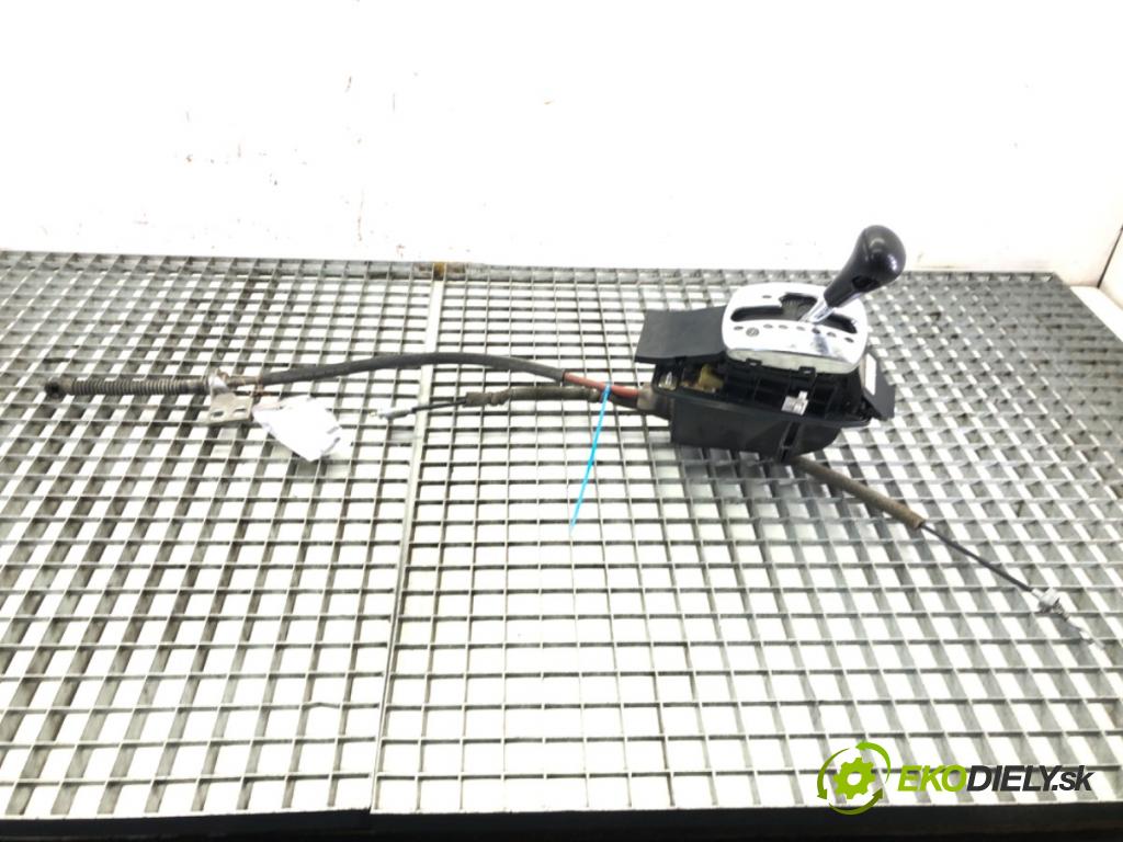 AUDI A6 C5 (4B2) 1997 - 2005    2.4 121 kW [165 KM] benzyna 1997 - 2005  Kulisa 4B0713111AJ (Rýchlostné páky / kulisy)