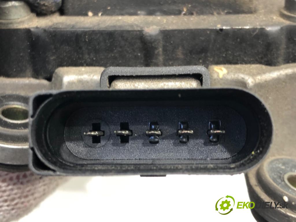 AUDI A6 C5 (4B2) 1997 - 2005    2.4 121 kW [165 KM] benzyna 1997 - 2005  Cievka zapaľovacia 078905104 (Zapaľovacie cievky, moduly)