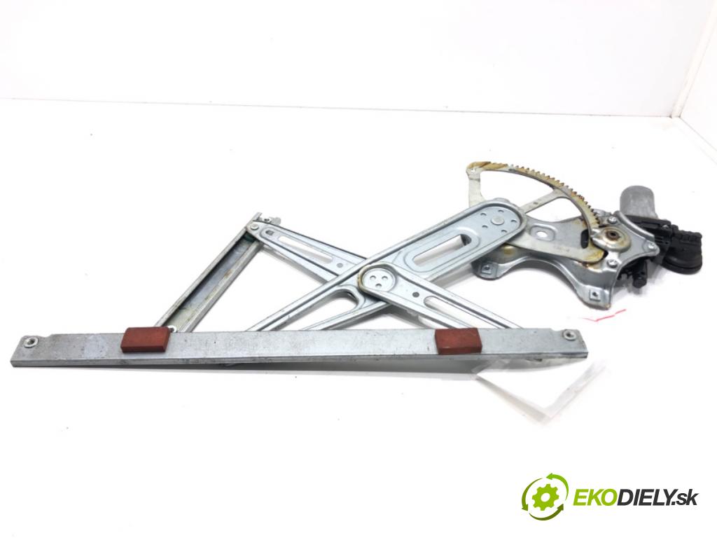 TOYOTA AURIS (_E15_) 2006 - 2012    1.6 (ZRE151_) 91 kW [124 KM] benzyna 2007 - 2012  mechanismus okna pravý přední část 85710-0D100