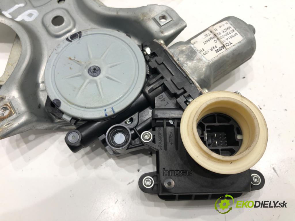 TOYOTA AURIS (_E15_) 2006 - 2012    1.6 (ZRE151_) 91 kW [124 KM] benzyna 2007 - 2012  mechanismus okna levý přední část 85702-02020