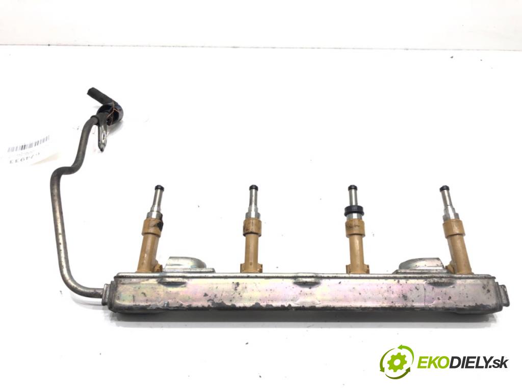 TOYOTA AURIS (_E15_) 2006 - 2012    1.6 (ZRE151_) 91 kW [124 KM] benzyna 2007 - 2012  Lišta vstrekovacia 23250-01030 (Vstrekovacie lišty)