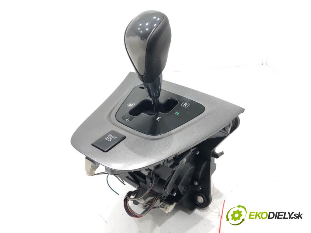 TOYOTA AURIS (_E15_) 2006 - 2012    1.6 (ZRE151_) 91 kW [124 KM] benzyna 2007 - 2012  Kulisa 89451-52020 (Rýchlostné páky / kulisy)