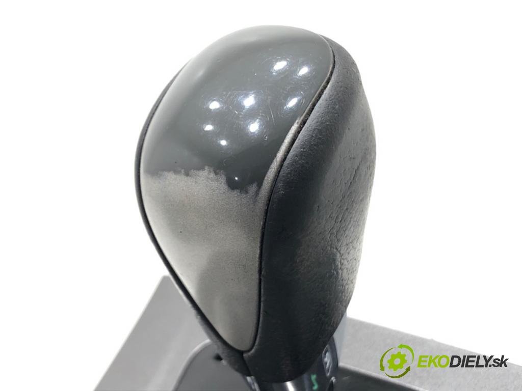 TOYOTA AURIS (_E15_) 2006 - 2012    1.6 (ZRE151_) 91 kW [124 KM] benzyna 2007 - 2012  Kulisa 89451-52020 (Rýchlostné páky / kulisy)