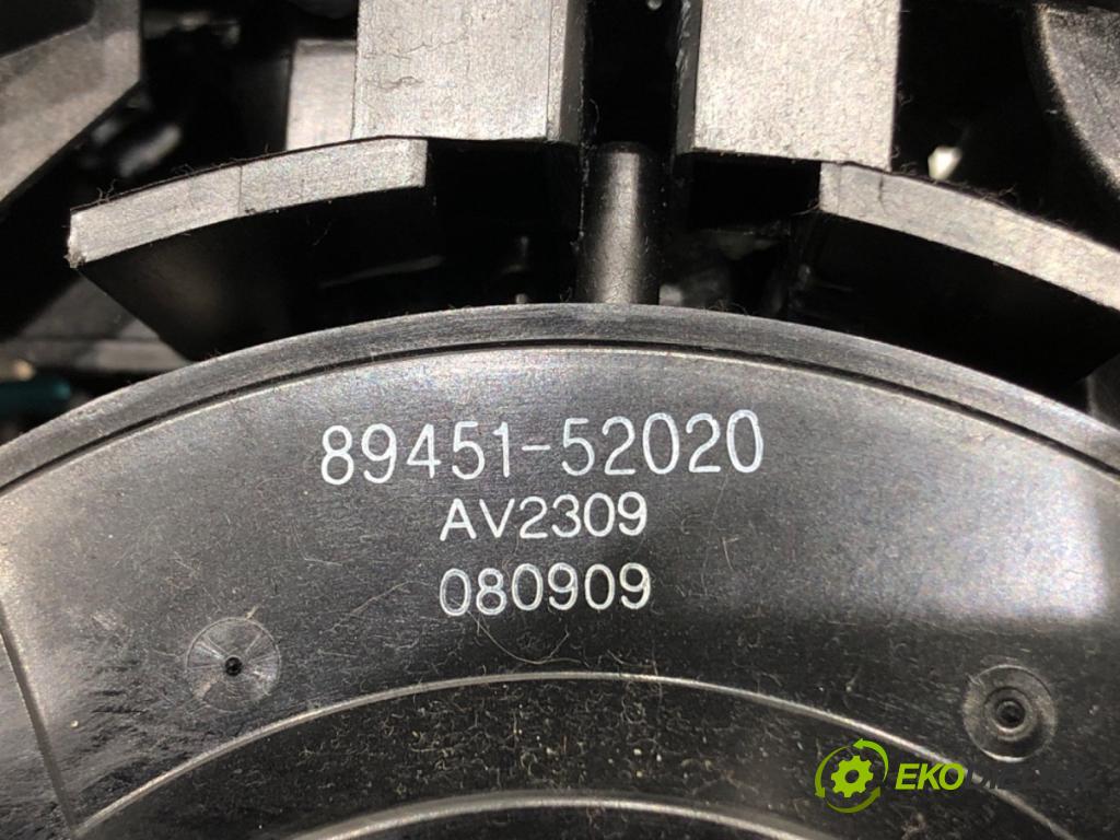 TOYOTA AURIS (_E15_) 2006 - 2012    1.6 (ZRE151_) 91 kW [124 KM] benzyna 2007 - 2012  Kulisa 89451-52020 (Rýchlostné páky / kulisy)
