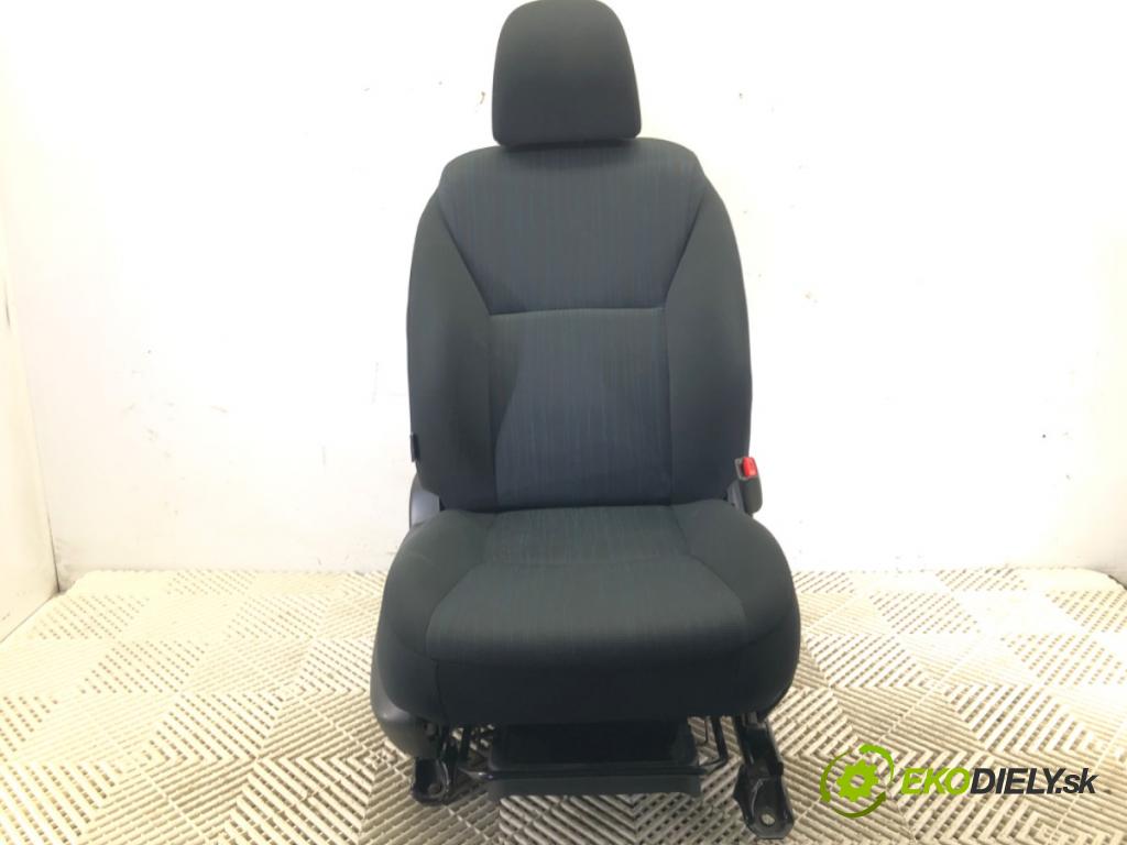 TOYOTA AURIS (_E15_) 2006 - 2012    1.6 (ZRE151_) 91 kW [124 KM] benzyna 2007 - 2012  Sedadlo pravy predný 