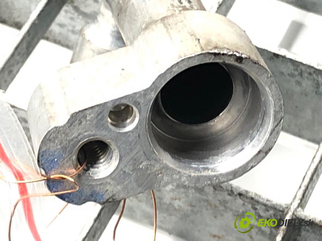 TOYOTA AURIS (_E15_) 2006 - 2012    1.6 (ZRE151_) 91 kW [124 KM] benzyna 2007 - 2012  rúrka klimatizácie  (Rúrky klimatizácie)