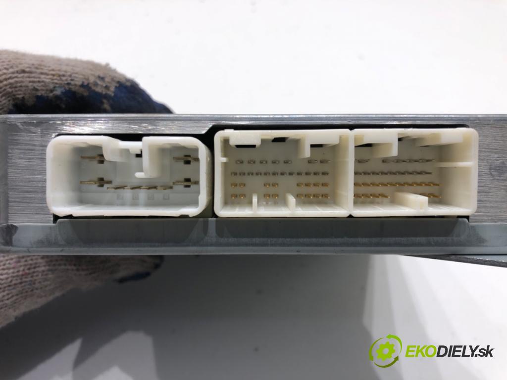 TOYOTA AURIS (_E15_) 2006 - 2012    1.6 (ZRE151_) 91 kW [124 KM] benzyna 2007 - 2012  Riadiaca jednotka prevodovky 89530-12253 (Riadiace jednotky prevodovky)