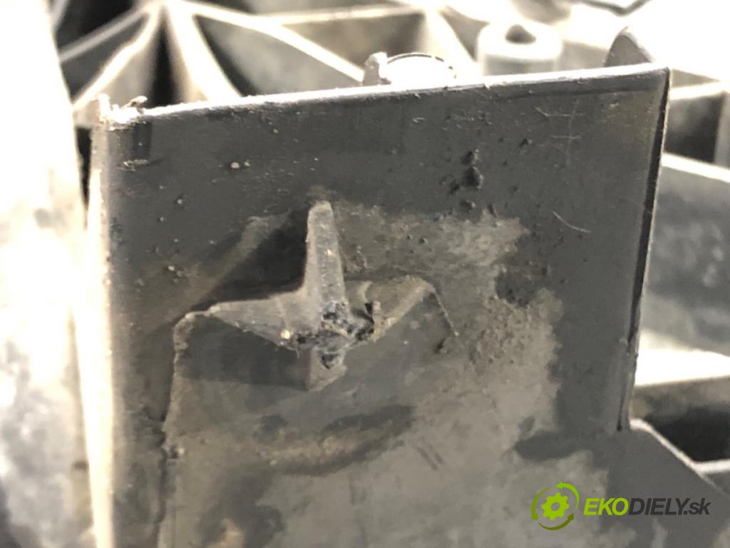 RENAULT MEGANE III Grandtour (KZ0/1) 2008 - 2022    1.6 dCi (KZ00, KZ12, KZ13) 96 kW [130 KM] olej napędowy 2011 - 2022  držák přední část  (Výztuhy přední)