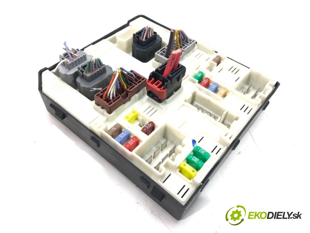 RENAULT MEGANE III Grandtour (KZ0/1) 2008 - 2022    1.6 dCi (KZ00, KZ12, KZ13) 96 kW [130 KM] olej napędowy 2011 - 2022  Modul USM 284B65628R (Ostatné)