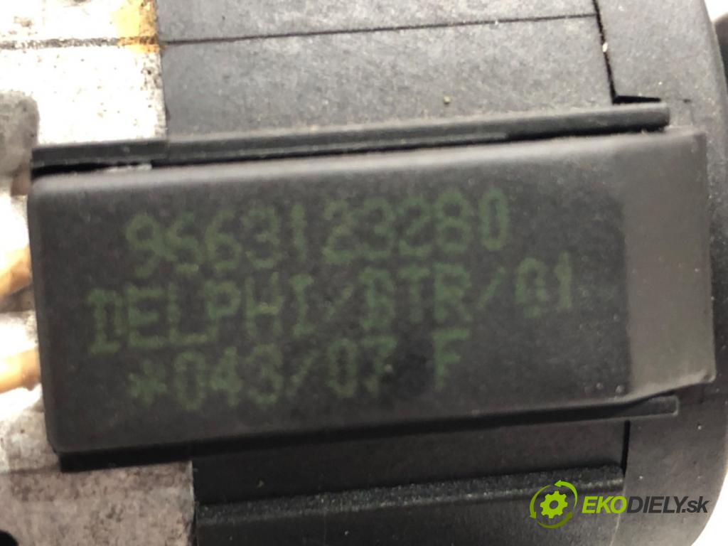 PEUGEOT 407 SW (6E_) 2004 - 2011    1.6 HDi 110 80 kW [109 KM] olej napędowy 2004 - 2010  spinačka 9663123280 (Spínacie skrinky a kľúče)