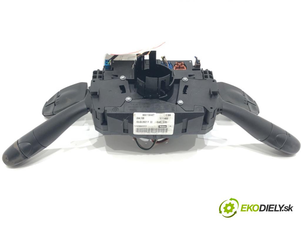 PEUGEOT 407 SW (6E_) 2004 - 2011    1.6 HDi 110 80 kW [109 KM] olej napędowy 2004 - 2010  Prepínač kombinovaný 96611304XT (Prepínače, spínače, tlačidlá a ovládače kúrenia)