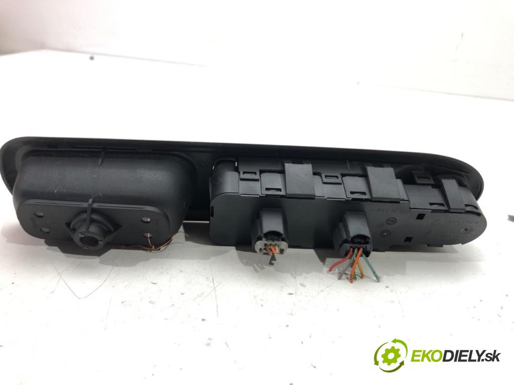 PEUGEOT 407 SW (6E_) 2004 - 2011    1.6 HDi 110 80 kW [109 KM] olej napędowy 2004 - 2010  Prepínač okien 53269704/5 (Prepínače, spínače, tlačidlá a ovládače kúrenia)