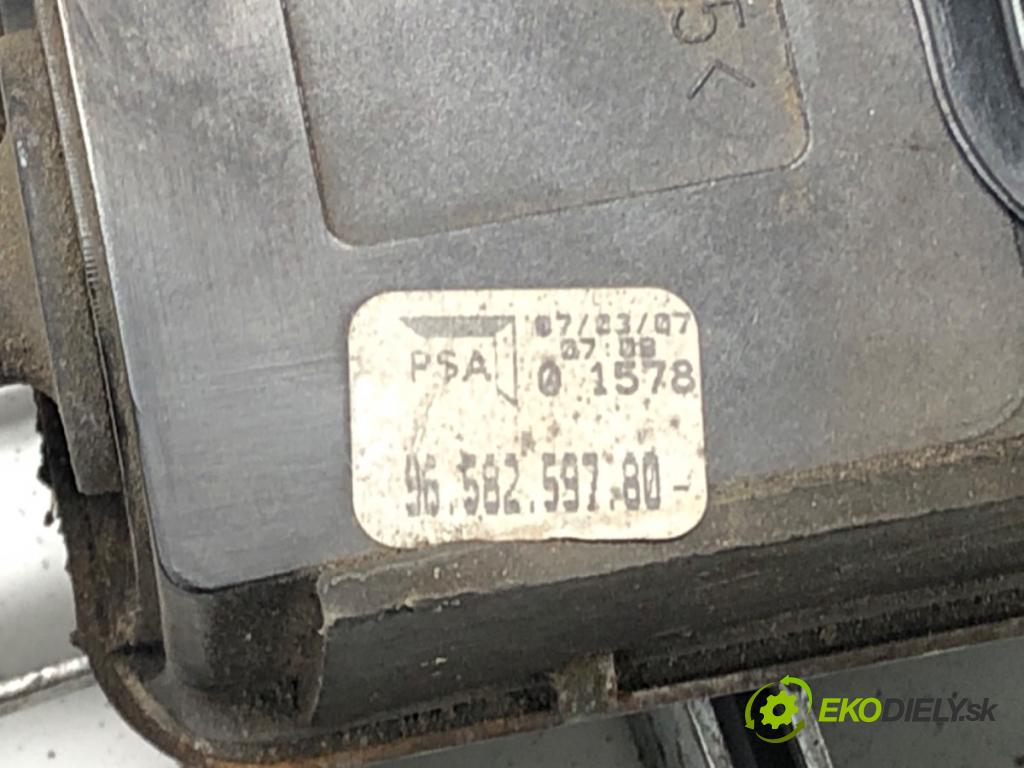 PEUGEOT 407 SW (6E_) 2004 - 2011    1.6 HDi 110 80 kW [109 KM] olej napędowy 2004 - 2010  Kulisa 9658259780 (Rýchlostné páky / kulisy)