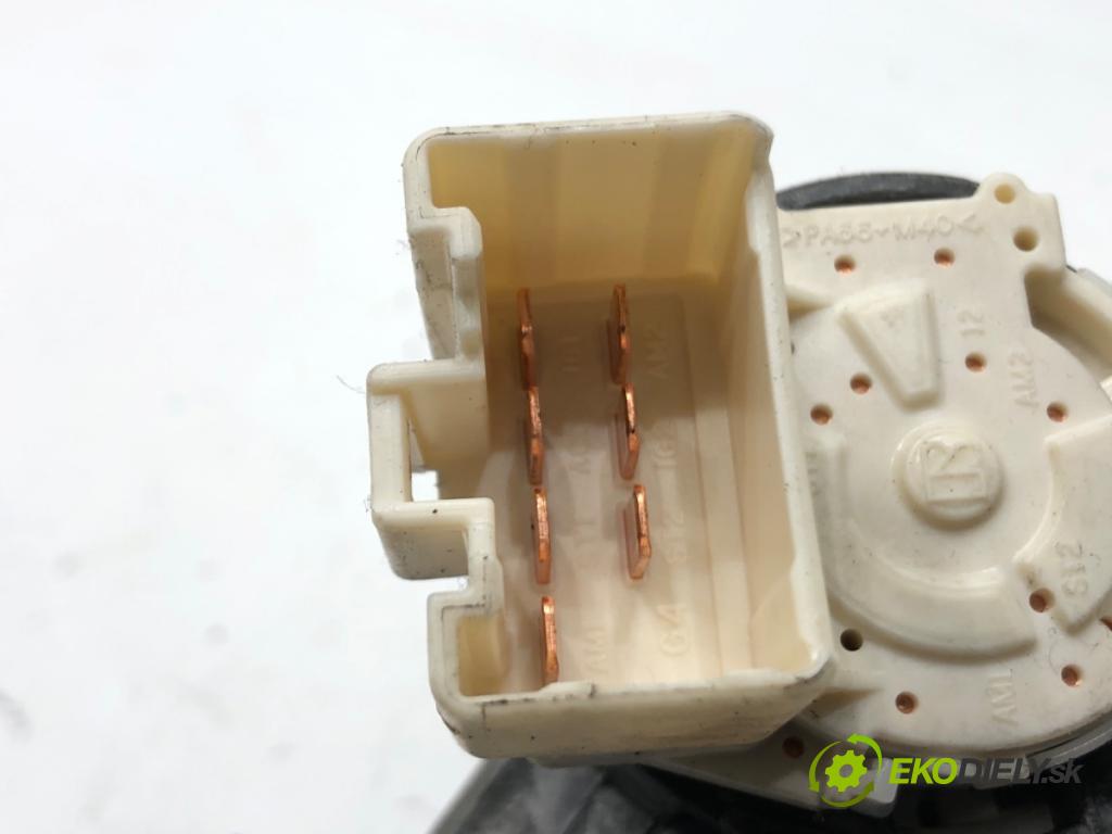 TOYOTA YARIS (_P13_) 2010 - 2022    1.0 (KSP130_) 51 kW [69 KM] benzyna 2010 - 2022  spinačka 45020-0D04 (Spínacie skrinky a kľúče)