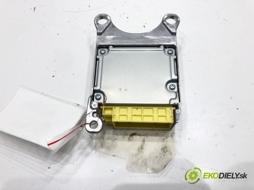 TOYOTA YARIS (_P13_) 2010 - 2022    1.0 (KSP130_) 51 kW [69 KM] benzyna 2010 - 2022  senzor airbag 89170-0D520 (Snímače)