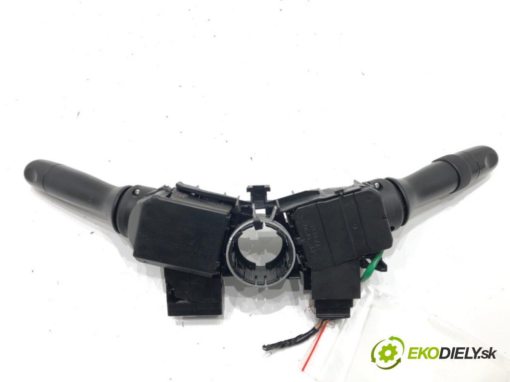 TOYOTA YARIS (_P13_) 2010 - 2022    1.0 (KSP130_) 51 kW [69 KM] benzyna 2010 - 2022  Prepínač kombinovaný  (Prepínače, spínače, tlačidlá a ovládače kúrenia)