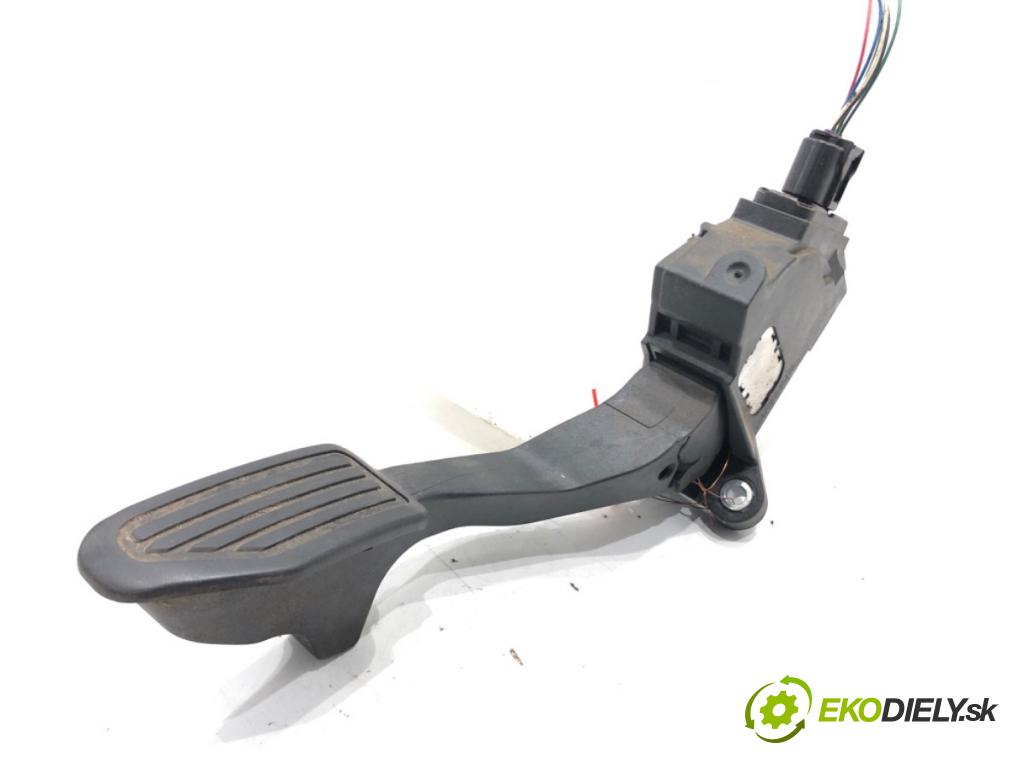 TOYOTA YARIS (_P13_) 2010 - 2022    1.0 (KSP130_) 51 kW [69 KM] benzyna 2010 - 2022  Potenciometer plynu 78110-0D160 (Pedále)