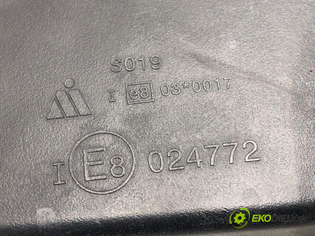 TOYOTA YARIS (_P13_) 2010 - 2022    1.0 (KSP130_) 51 kW [69 KM] benzyna 2010 - 2022  zpětné zrcátko vnitřní  (Světla vnitřní)