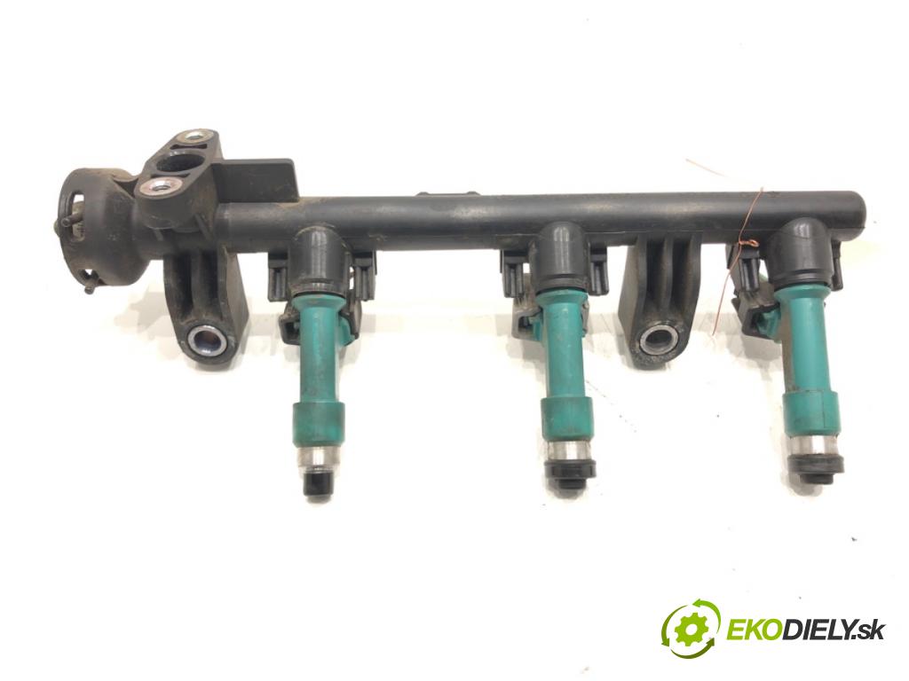 TOYOTA YARIS (_P13_) 2010 - 2022    1.0 (KSP130_) 51 kW [69 KM] benzyna 2010 - 2022  Lišta vstrekovacia  (Vstrekovacie lišty)