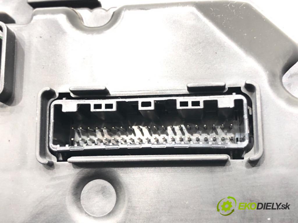 TOYOTA YARIS (_P13_) 2010 - 2022    1.0 (KSP130_) 51 kW [69 KM] benzyna 2010 - 2022  Prístrojovka 83800-0DR50 (Prístrojové dosky, displeje)