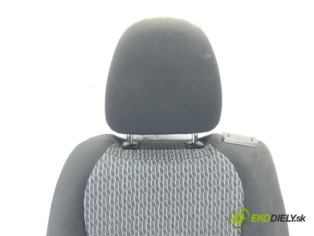 TOYOTA YARIS (_P13_) 2010 - 2022    1.0 (KSP130_) 51 kW [69 KM] benzyna 2010 - 2022  Sedadlo ľavy predný