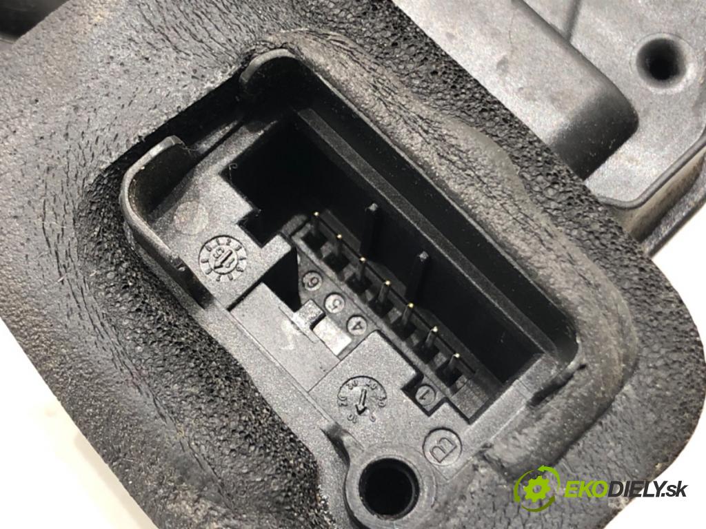 SKODA RAPID (NH3, NK3, NK6) 2012 - 2022    1.2 TSI 66 kW [90 KM] benzyna 2015 - 2019  zámok dveře levý přední část 5E1837015C
