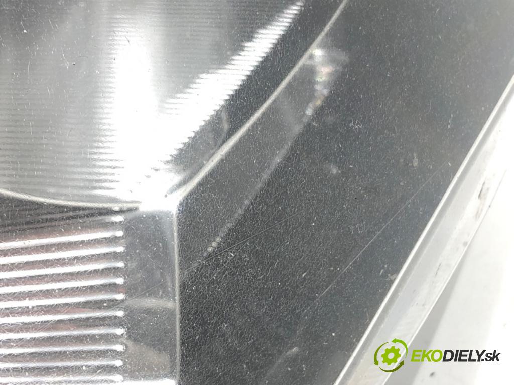 SKODA RAPID (NH3, NK3, NK6) 2012 - 2022    1.2 TSI 66 kW [90 KM] benzyna 2015 - 2019  světlomet pravý přední část 5JB941016