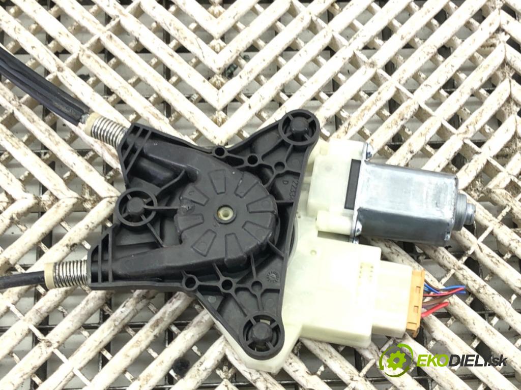 SKODA RAPID (NH3, NK3, NK6) 2012 - 2022    1.2 TSI 66 kW [90 KM] benzyna 2015 - 2019  mechanismus okna pravý přední část 5JA959812K