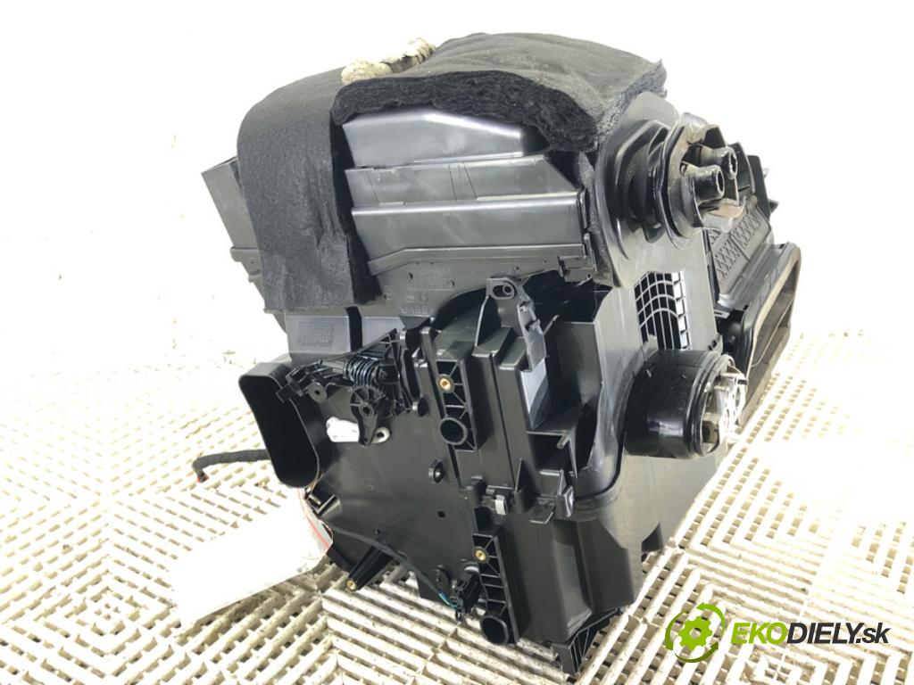 SKODA RAPID (NH3, NK3, NK6) 2012 - 2022    1.2 TSI 66 kW [90 KM] benzyna 2015 - 2019  topné těleso radiátor topení 5JB816001F (Radiátory topení)