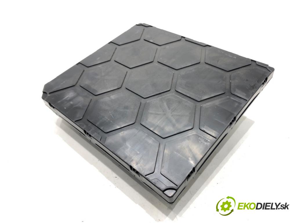 SKODA RAPID (NH3, NK3, NK6) 2012 - 2022    1.2 TSI 66 kW [90 KM] benzyna 2015 - 2019  Modul komfortu 6C0937087D (Moduly komfortu)