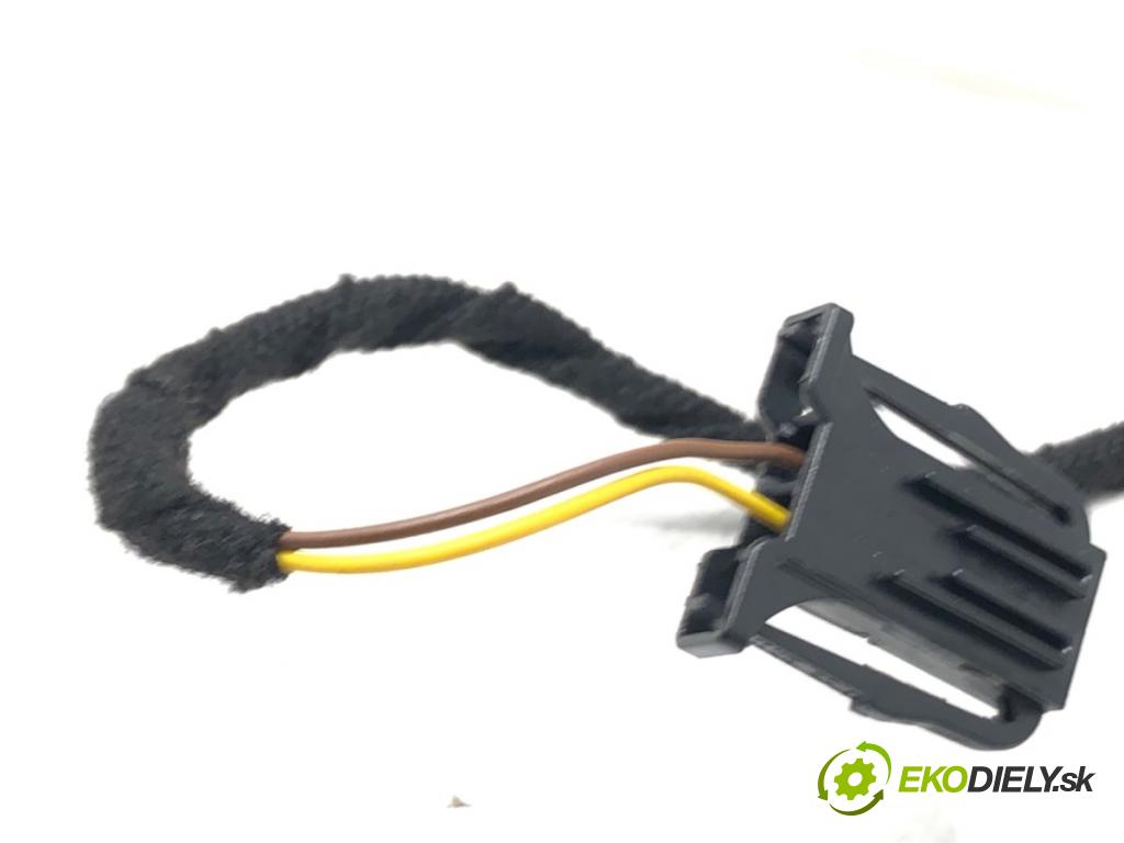 SKODA RAPID liftback 2017 66 kW 1.2 TSI 1197 Spätné zrkadlo ľavy